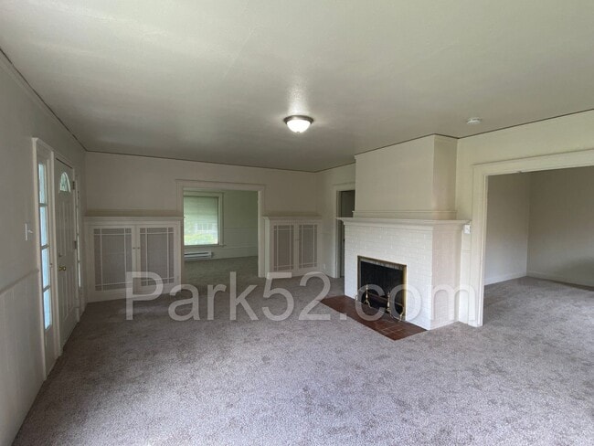 Building Photo - Beautiful 4 Bedroom in North Tacoma!