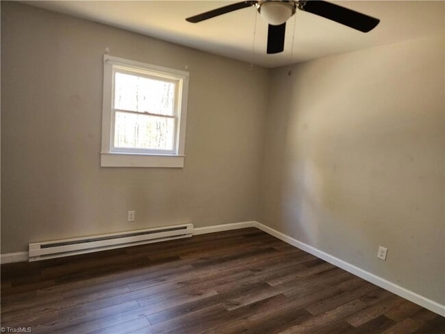 Building Photo - 1471 US-52