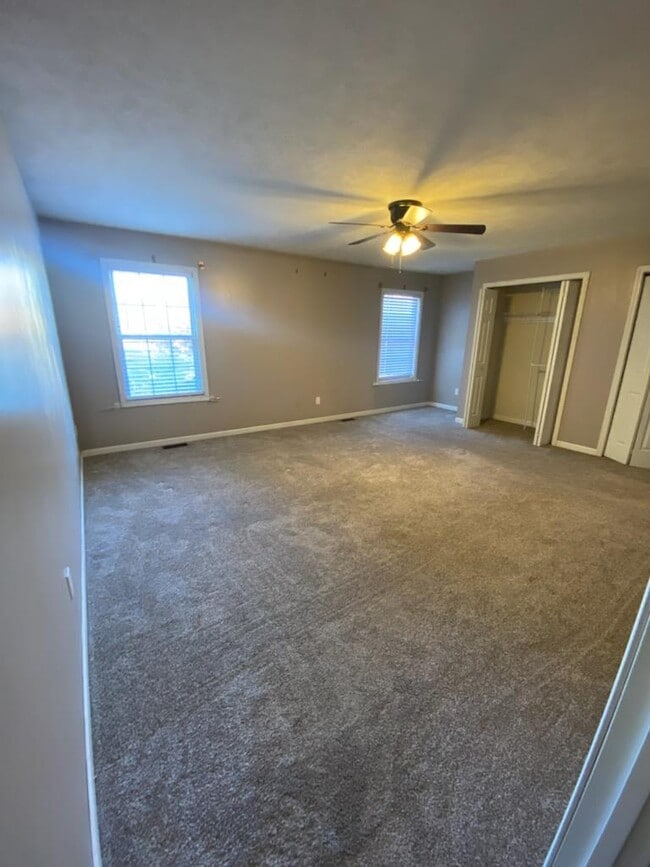 Dormitorio principal - 2702 Carrington Ln