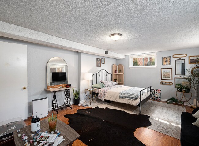 Foto del edificio - 3243 Kearney St
