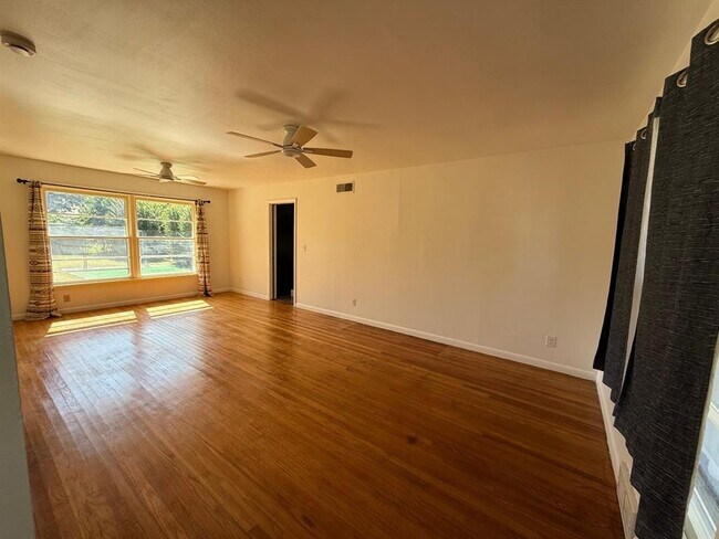 Building Photo - 3032 NW 67th St
