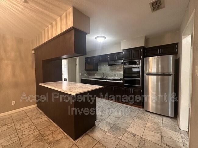 Foto del edificio - 1503 E 7th St
