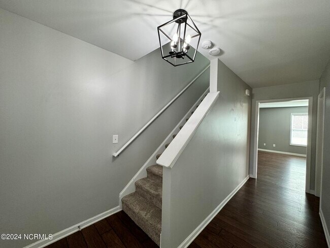Foto del edificio - 1191 S Brook Rd