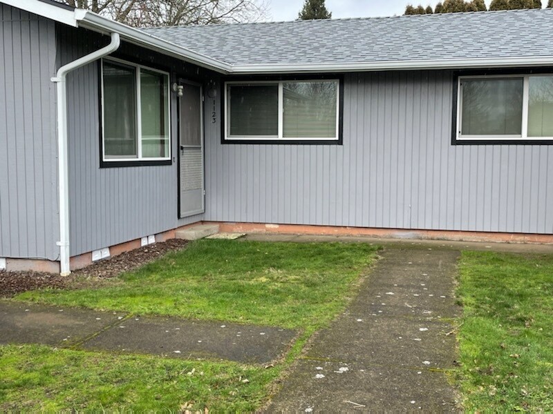 Primary Photo - 1123 SE Goodnight Ave