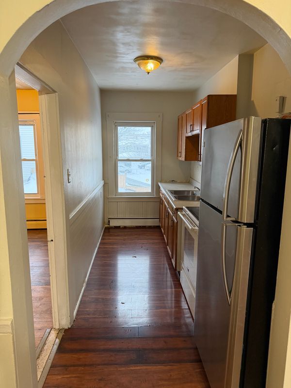 Building Photo - 19 Bunkerhill St