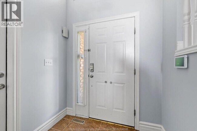 Building Photo - 707 Sarah Ct