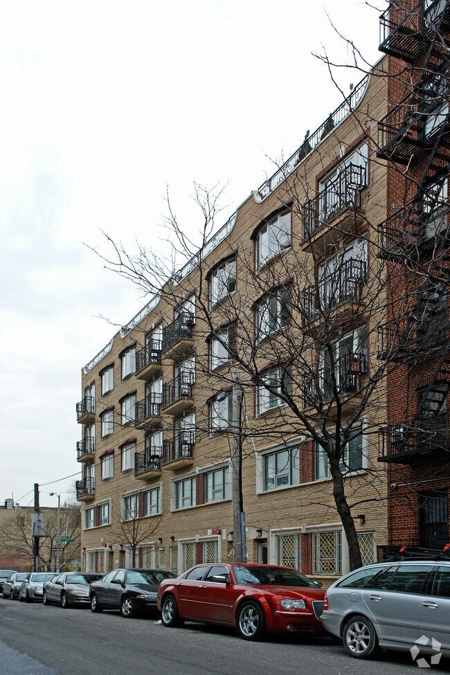 91 S 3rd St - 91-99 S 3rd St