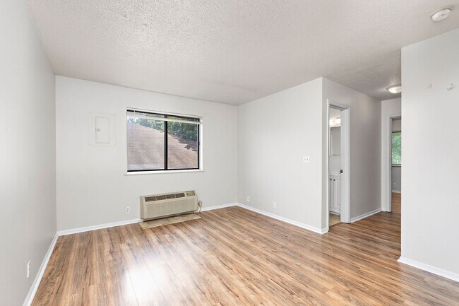 Foto del edificio - 2 Bedroom, 1 Bath Apartment at the Brookside Apartments!