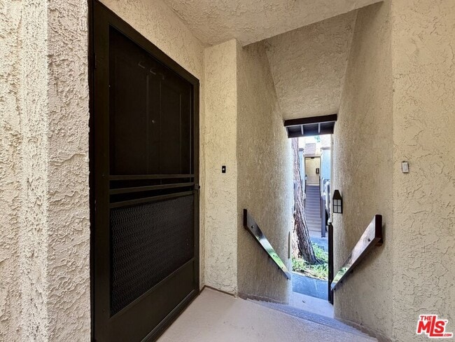 Foto del edificio - 6716 Clybourn Ave