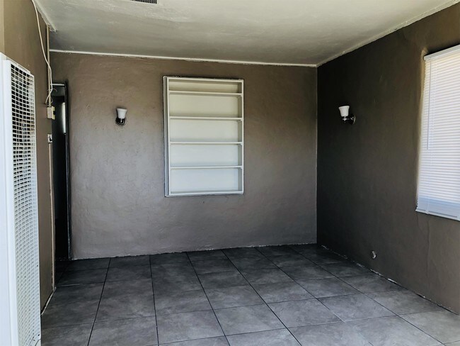 Foto del edificio - 2500 E 22nd St