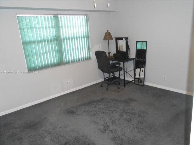 Building Photo - 3150 W Rolling Hills Cir