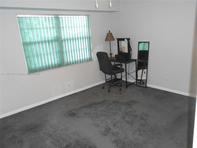 Foto del edificio - 3150 W Rolling Hills Cir