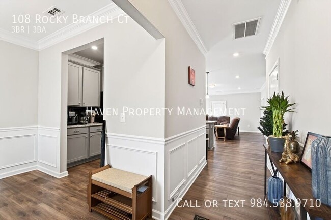 Building Photo - 108 Rocky Br Ct