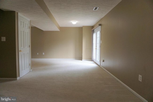 Building Photo - 6249 Oakland Dr