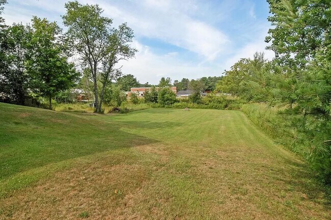 Building Photo - 35 Canaan St