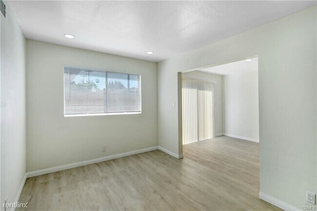 Building Photo - 4 br, 2 bath House - 1686 E Edgecomb St