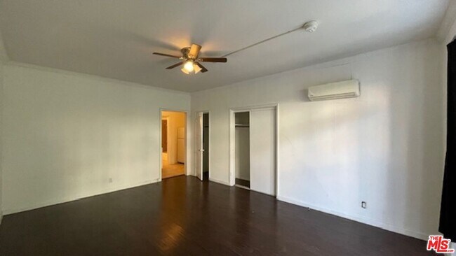 Foto del edificio - 933 S Hobart Blvd