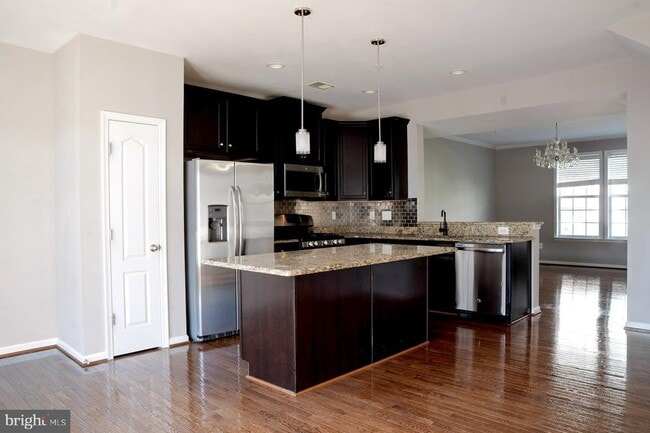 Building Photo - 2627 Osprey Way S