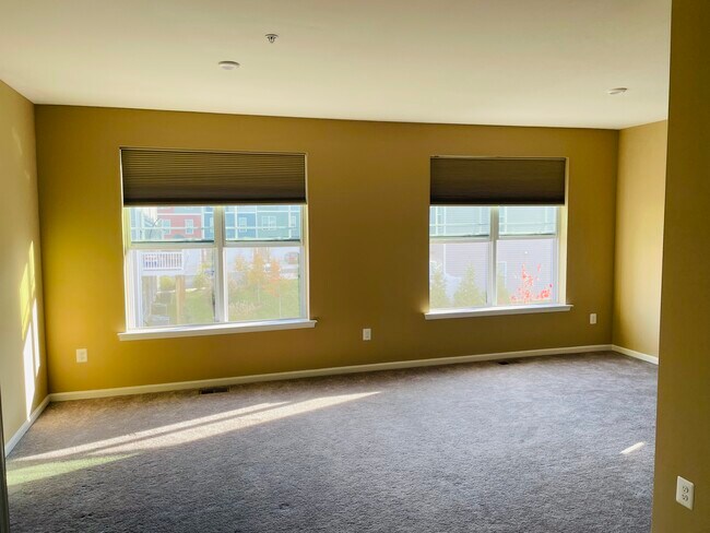 Building Photo - 265 Jenkins Way