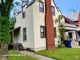 Building Photo - 224 W 14th St N