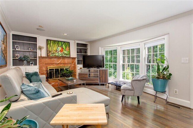 Foto del edificio - 5542 Whitewood Ct