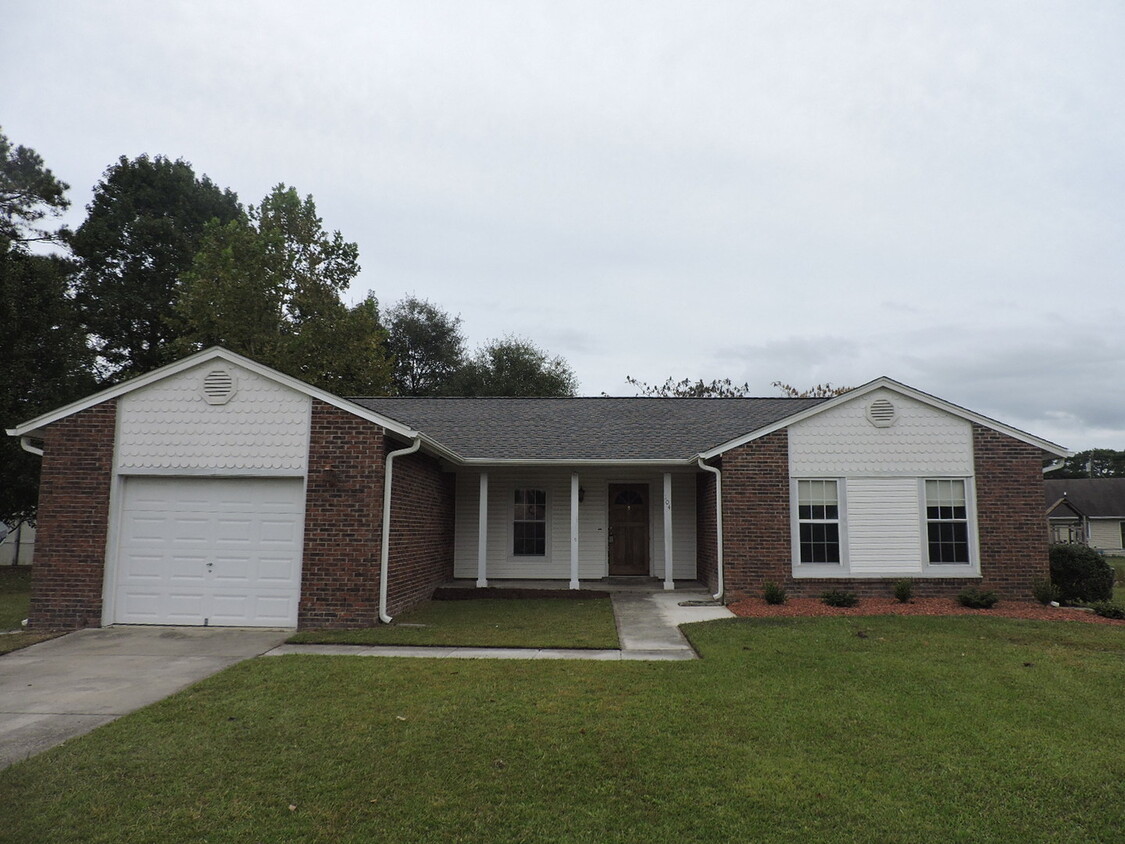 Primary Photo - Charming family home!