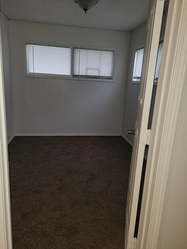 Building Photo - 7302 E 108th Dr