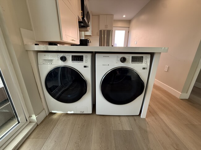 Foto del edificio - 8509 Croydon Ave