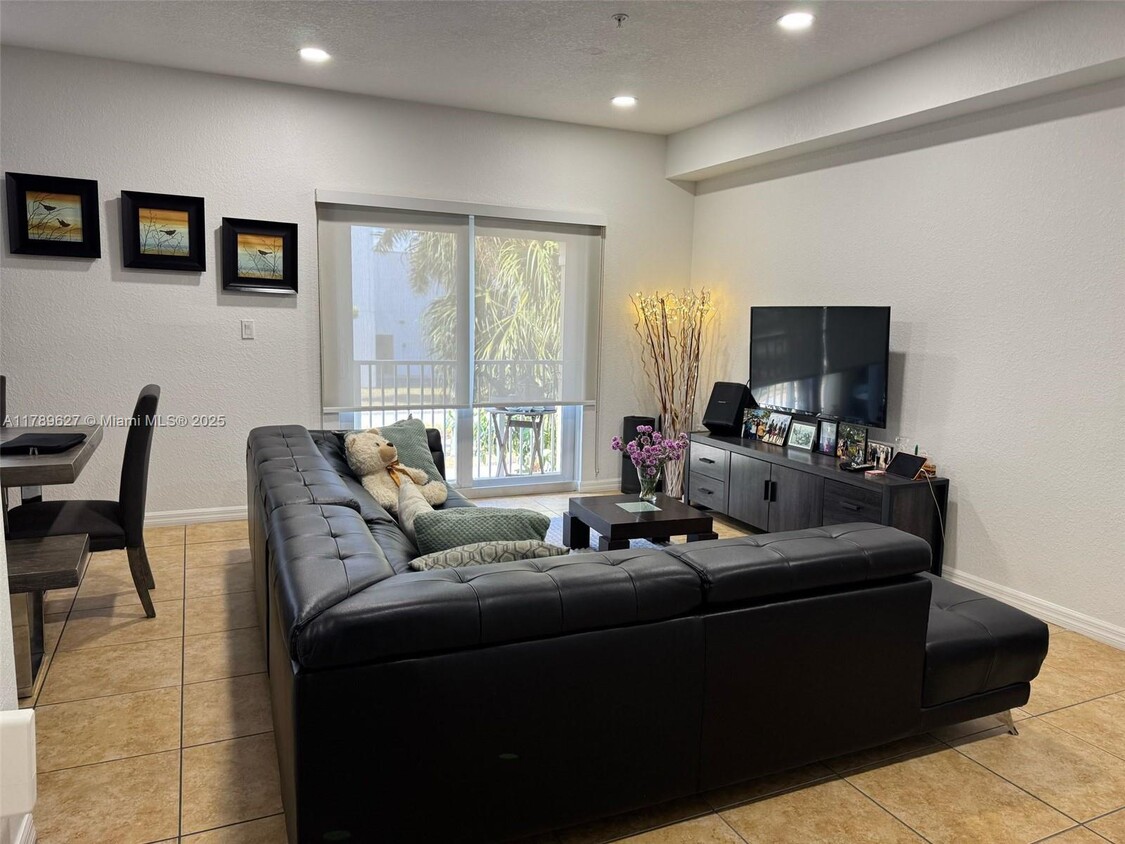 Foto principal - 10800 NW 88th Terrace