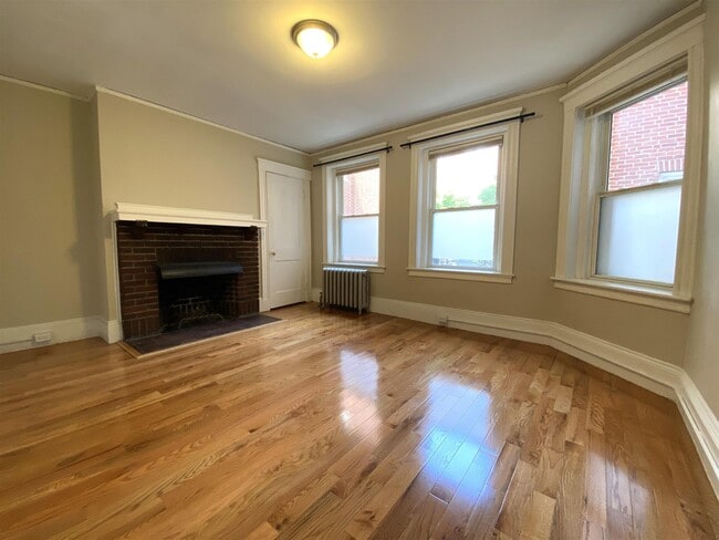 Building Photo - 6 Craigie Cir