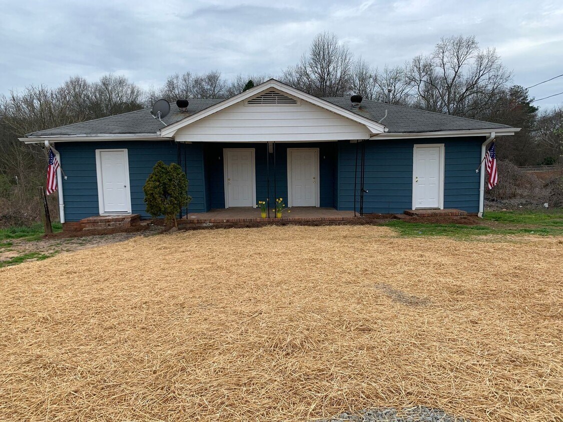 Primary Photo - 313 White Horse Rd