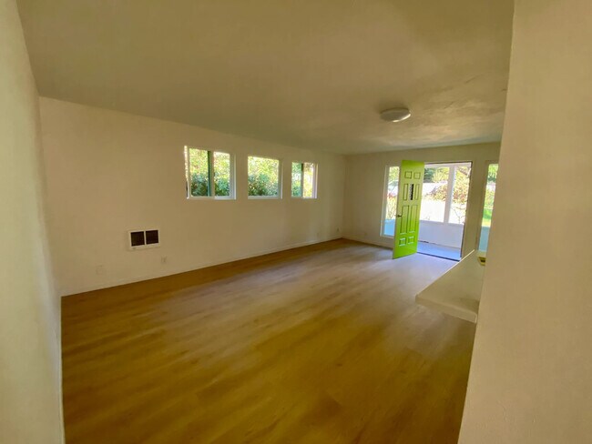living room - 5515 Blank Rd