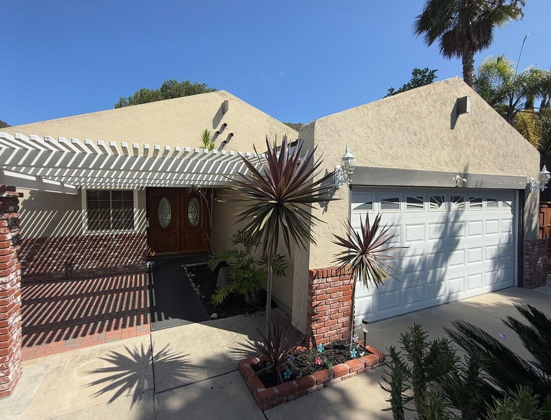 Foto principal - Gorgeous 3B/2BA House w/ Swimming Pool, A/...