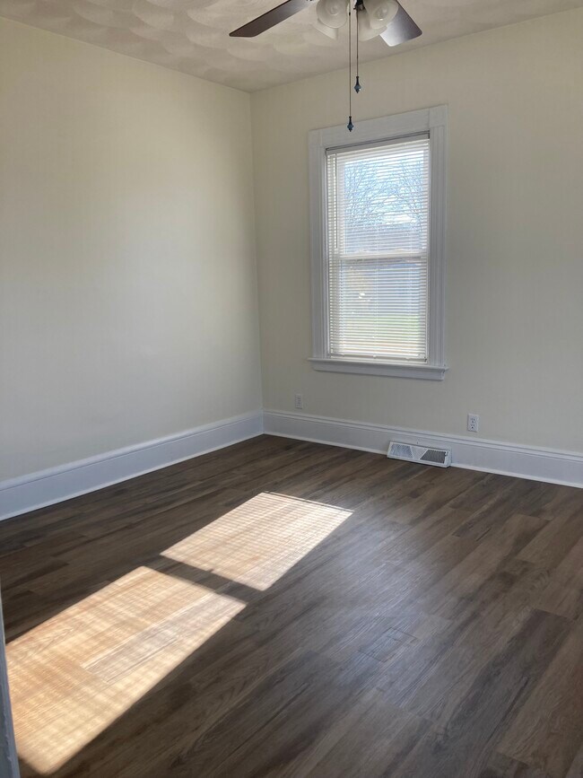 Foto del edificio - 70 Hedley Ave