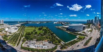 Building Photo - 900 Biscayne Blvd