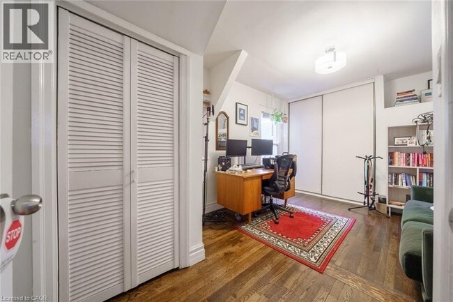 Photo du bâtiment - 11 Proctor Blvd