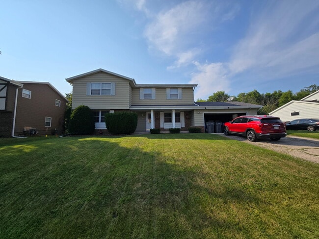 Foto del edificio - S69W15010 Cornell Cir