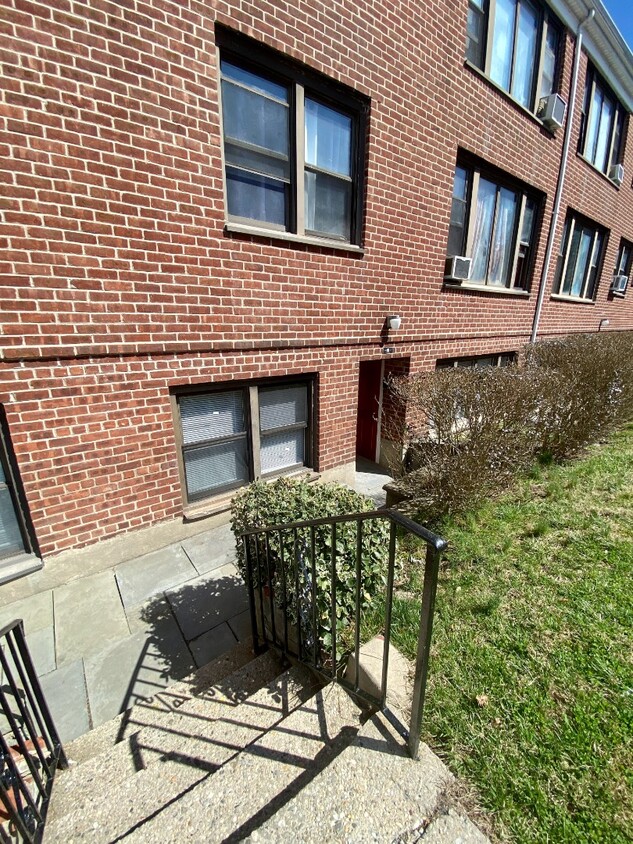 Primary Photo - 10 Fillmore Pl