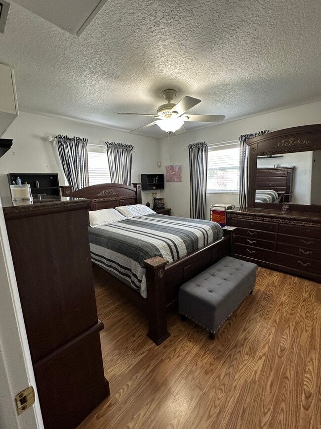 Foto del edificio - 2420 Park Ln