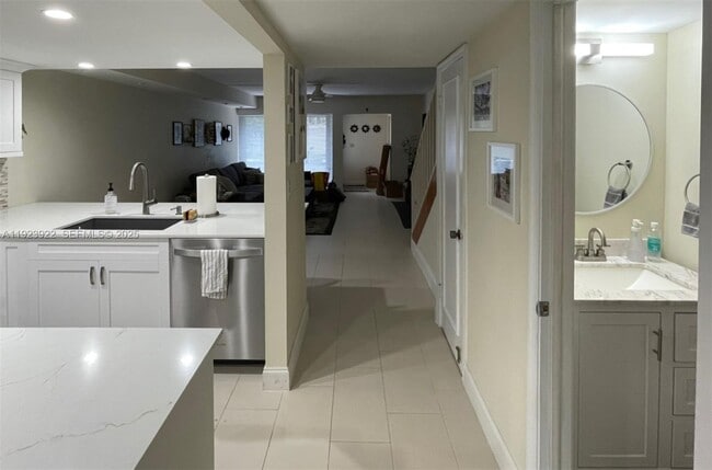 Building Photo - 5555 N Ocean Blvd