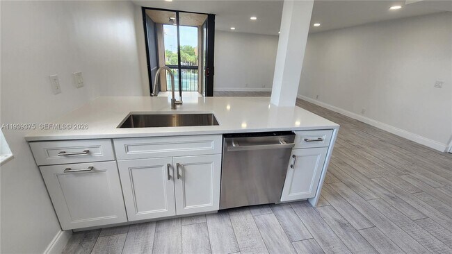 Foto del edificio - 750 Egret Cir