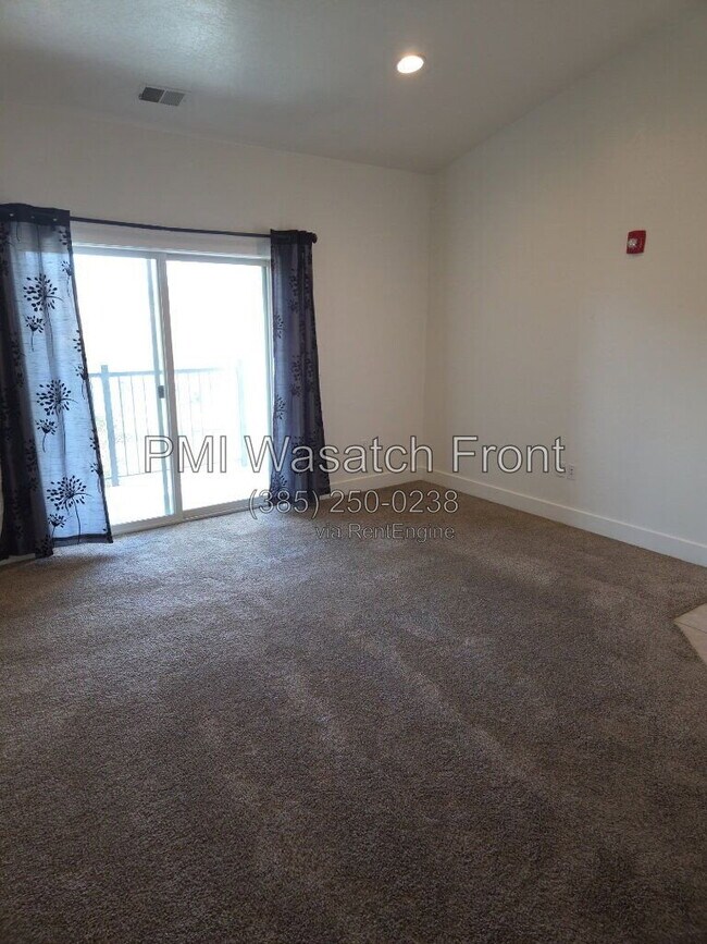 Building Photo - 147 W Spring Hill Way