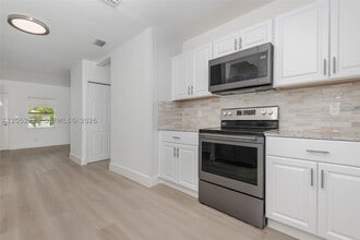 Building Photo - 100 SW 58th Ct