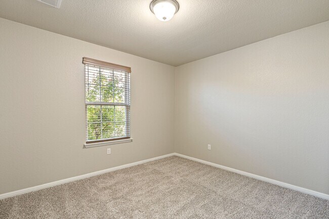 Building Photo - Beautiful 4 bedroom, 2 bathroom home in Leander!