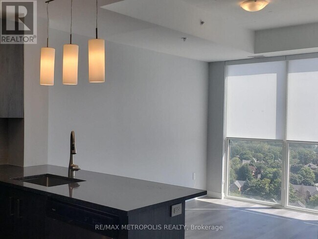 Building Photo - 108 Garment St