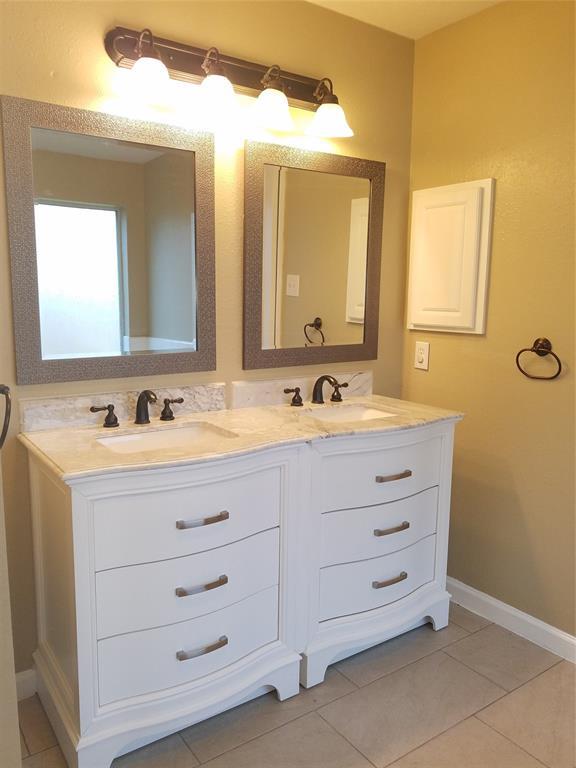 Foto del edificio - 2118 Yacht Harbor Ln