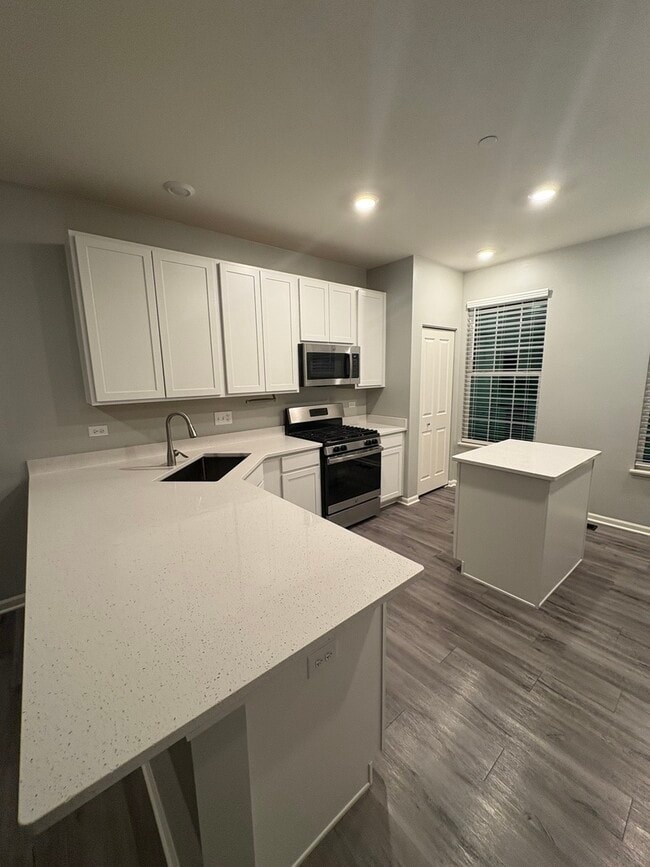 Building Photo - 8972 Dolby St