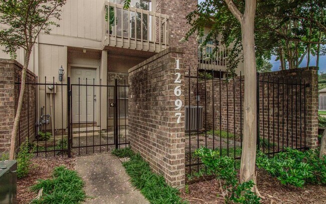 Building Photo - 12697 Briar Patch Dr