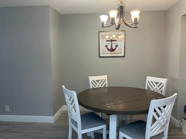 Foto del edificio - 111 Briny Ave