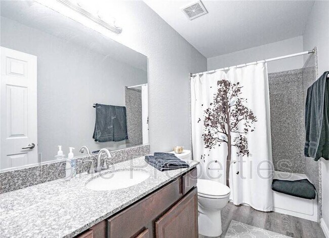 Building Photo - 15 Sunny Cove Dr